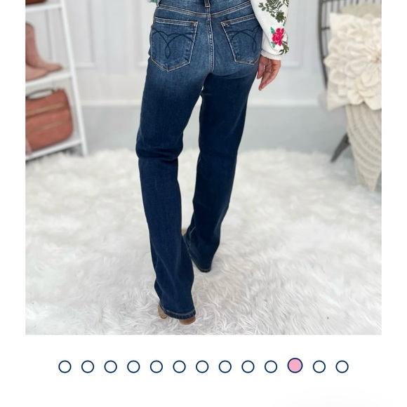 Almost new Judy blue fleece lined straight leg jeans. Sz 1 - Picture 7 of 8